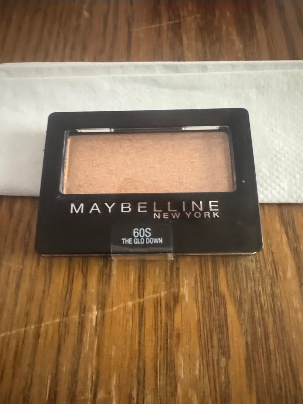 Maybelline Single Eyeshadow 60S The Glo Down - Champagne Gold Shimmer